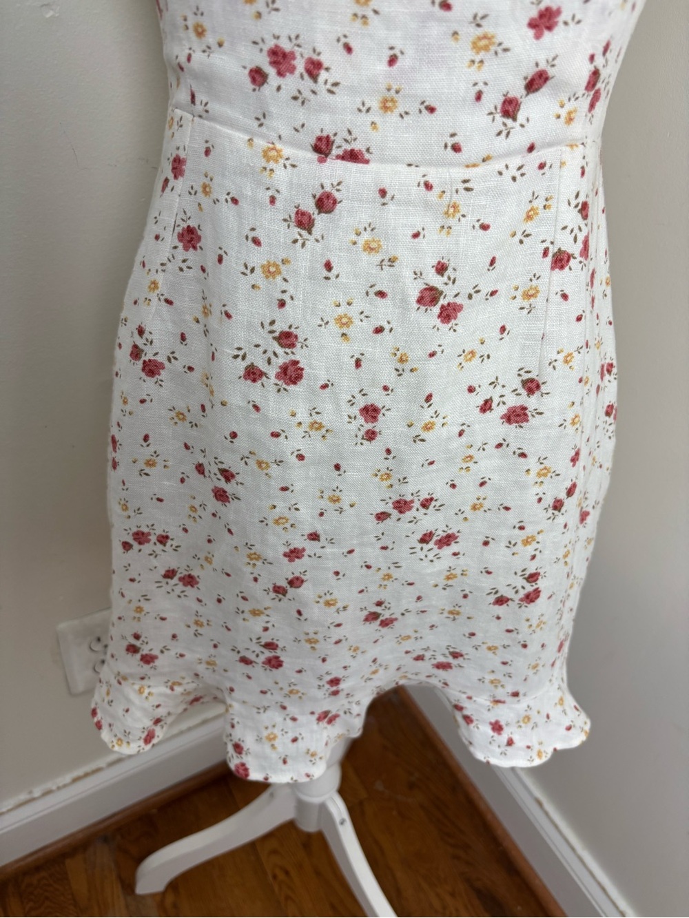 Reformation Kiernan Linen Ruffle Hem Mini Dress Floral Print Size 6 NWOT - Picture 6 of 12